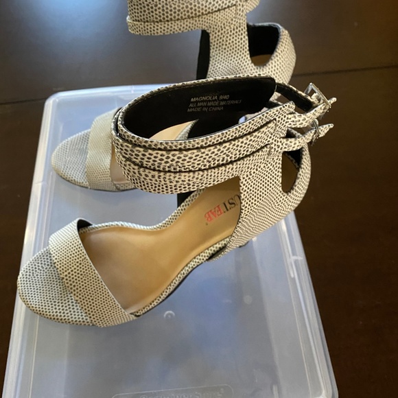 JustFab heels - Picture 5 of 6